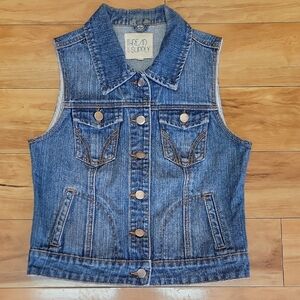 Thread & Supply Size MEDIUM Blue Womens Button Up Denim Vest With Pockets